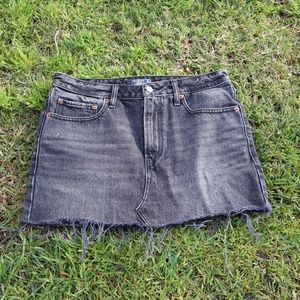 ABERCROMBIE AND FITCH BLACK LOW RISE MICRO MINI SKIRT